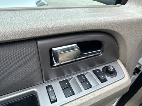 Used 2012 Ford Expedition XLT AWD/4WD image 12