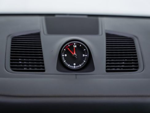 Certified 2022 Porsche Cayenne Platinum Edition w/ Premium Package Plus image 21