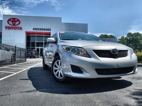 Used 2010 Toyota Corolla LE FWD image 2