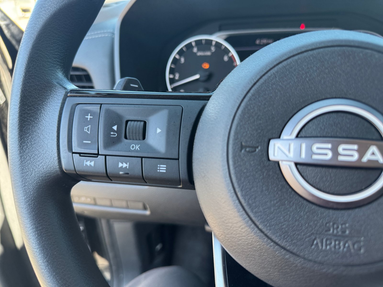 Used 2022 Nissan Rogue SV AWD/4WD image 21