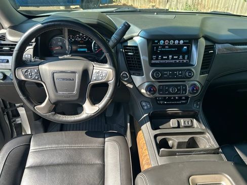 Used 2019 GMC Yukon XL Denali w/ Denali Ultimate Package image 18
