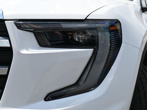 Used 2025 GMC Acadia Elevation FWD image 6