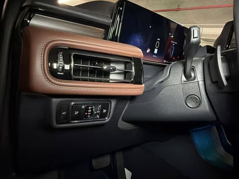 New 2026 Lincoln Aviator Reserve w/ Jet Appearance Package AWD/4WD image 33