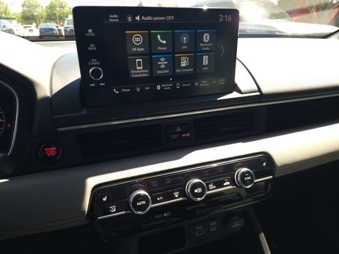 Certified 2025 Honda Pilot EX-L image 19