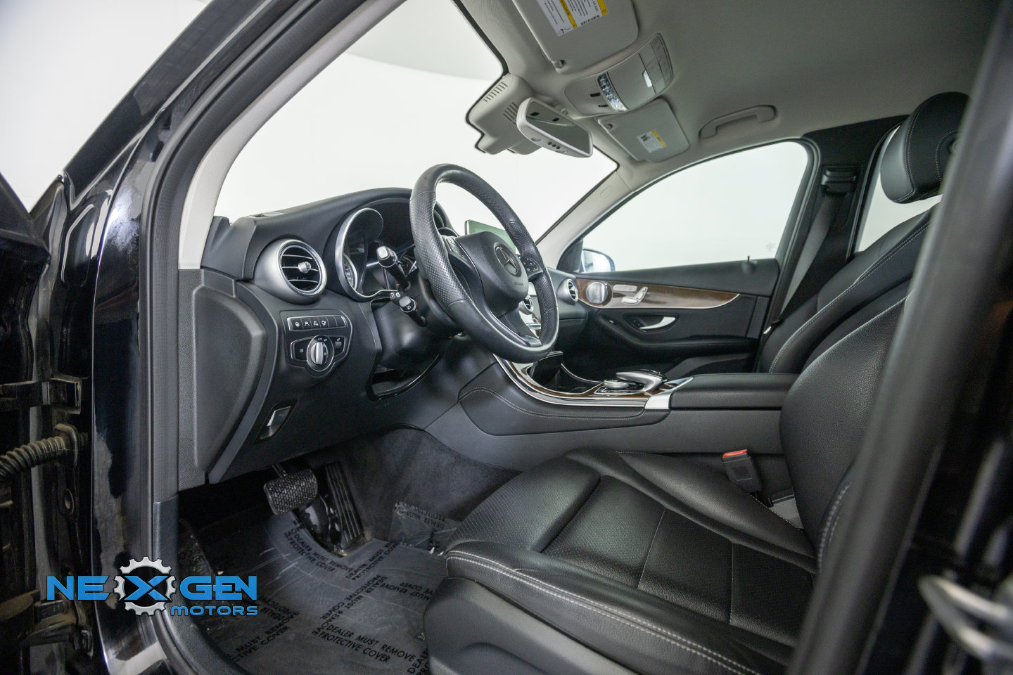 Used 2019 Mercedes-Benz GLC 300 4MATIC image 11