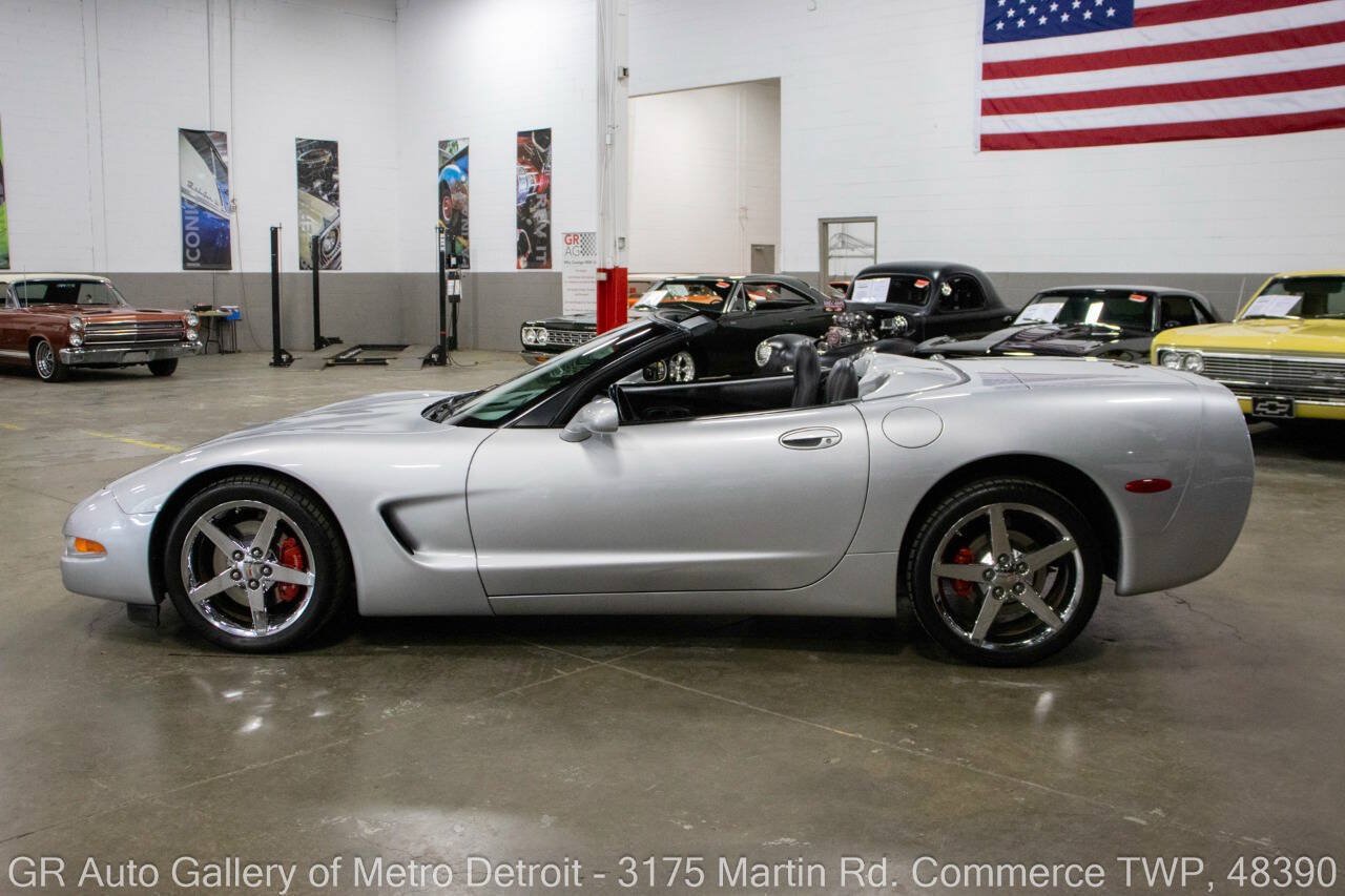 Used 2002 Chevrolet Corvette Convertible w/ Preferred Equipment Group2 RWD image 4