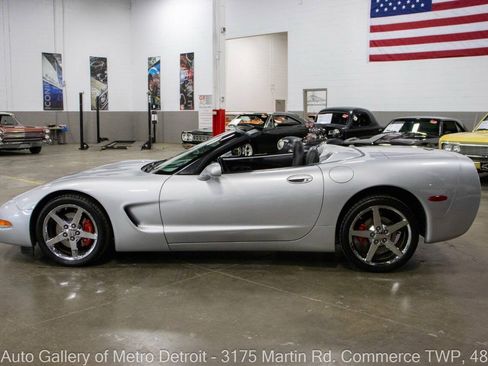 Used 2002 Chevrolet Corvette Convertible w/ Preferred Equipment Group2 RWD image 4