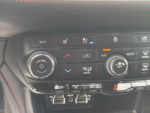 Used 2024 Dodge Durango GT AWD/4WD image 27