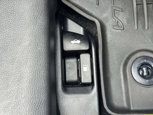 Used 2023 Toyota Corolla LE FWD image 21