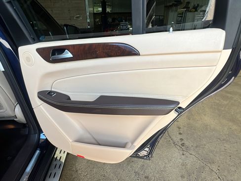 Used 2019 Mercedes-Benz GLS 450 4MATIC image 18