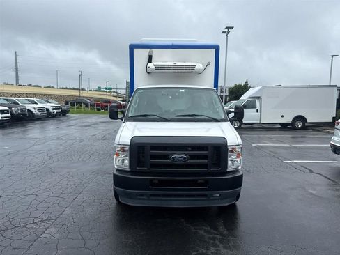 Used 2024 Ford E-350 and Econoline 350 Super Duty w/ Power Windows & Locks Group RWD image 3