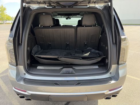 Used 2025 Chevrolet Tahoe High Country AWD/4WD image 19