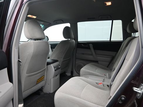 Used 2011 Toyota Highlander w/ Tech Pkg image 26