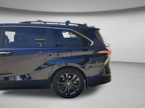 Certified 2024 Toyota Sienna XSE FWD image 31