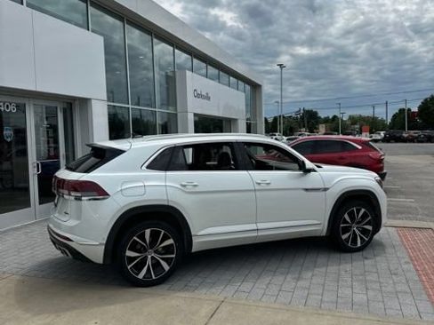 Certified 2025 Volkswagen Atlas Cross Sport SEL Premium R-Line AWD/4WD image 9