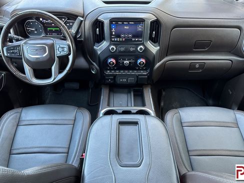 Used 2022 GMC Sierra 3500 Denali w/ Denali Ultimate Package image 16