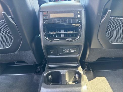 Used 2021 Jeep Grand Cherokee L Limited AWD/4WD image 36