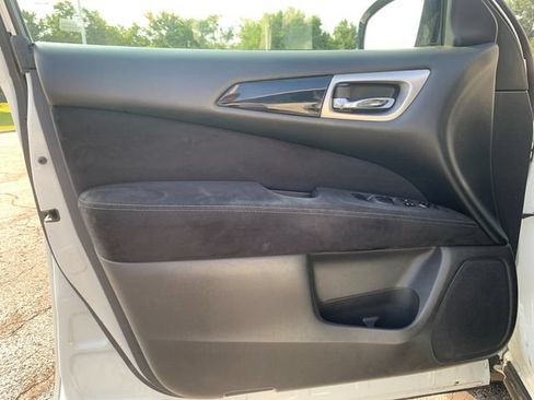 Used 2015 Nissan Pathfinder S AWD/4WD image 11