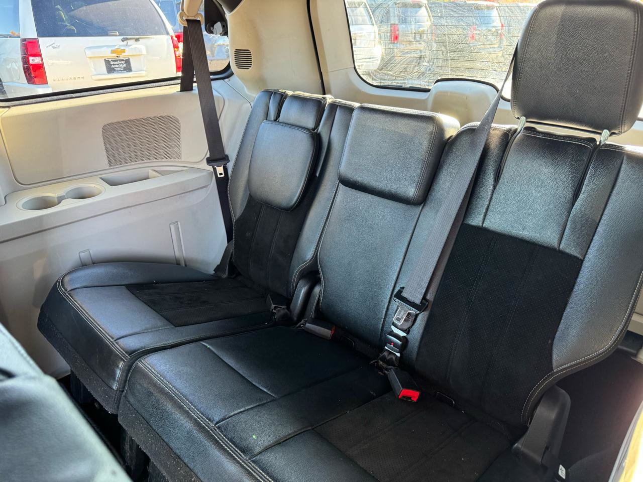 Used 2017 Dodge Grand Caravan SXT FWD image 13