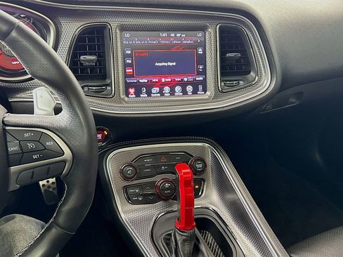 Used 2016 Dodge Challenger SRT Hellcat RWD image 17