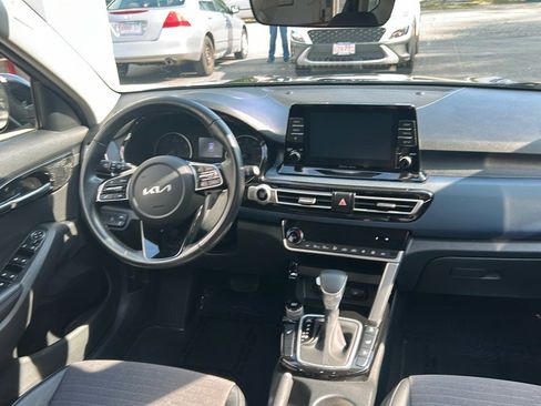 Used 2023 Kia Seltos S image 11