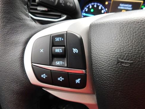 Used 2023 Ford Explorer XLT w/ Equipment Group 202A image 34