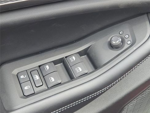 New 2025 Jeep Grand Cherokee Altitude image 22