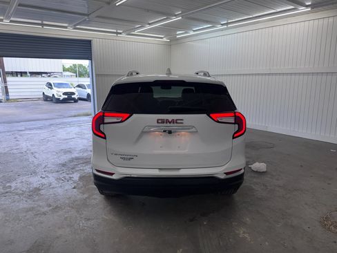 Used 2022 GMC Terrain SLT w/ Infotainment Package II FWD image 6