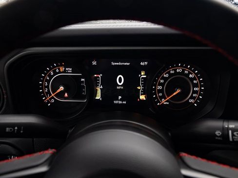 Used 2024 Jeep Gladiator Rubicon w/ Convenience Group image 12