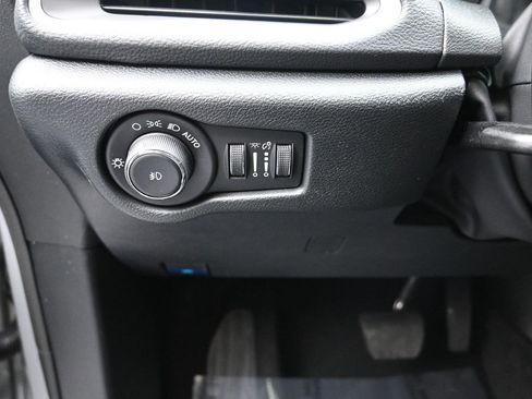 New 2026 Chrysler Pacifica Select image 14