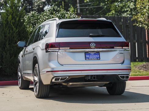 Used 2024 Volkswagen Atlas SEL Premium R-Line AWD/4WD image 4