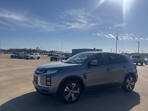 Used 2023 Mitsubishi Outlander Sport ES image 9