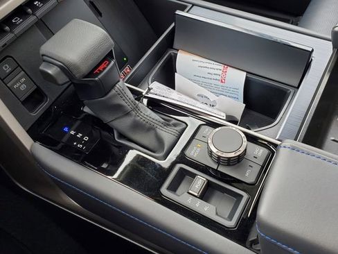 New 2026 Toyota Tundra Platinum AWD/4WD image 40