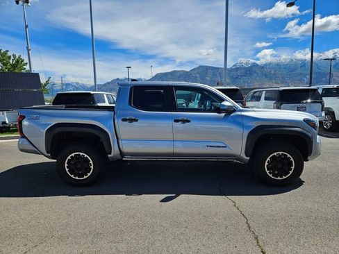 Used 2026 Toyota Tacoma TRD Off-Road AWD/4WD image 2