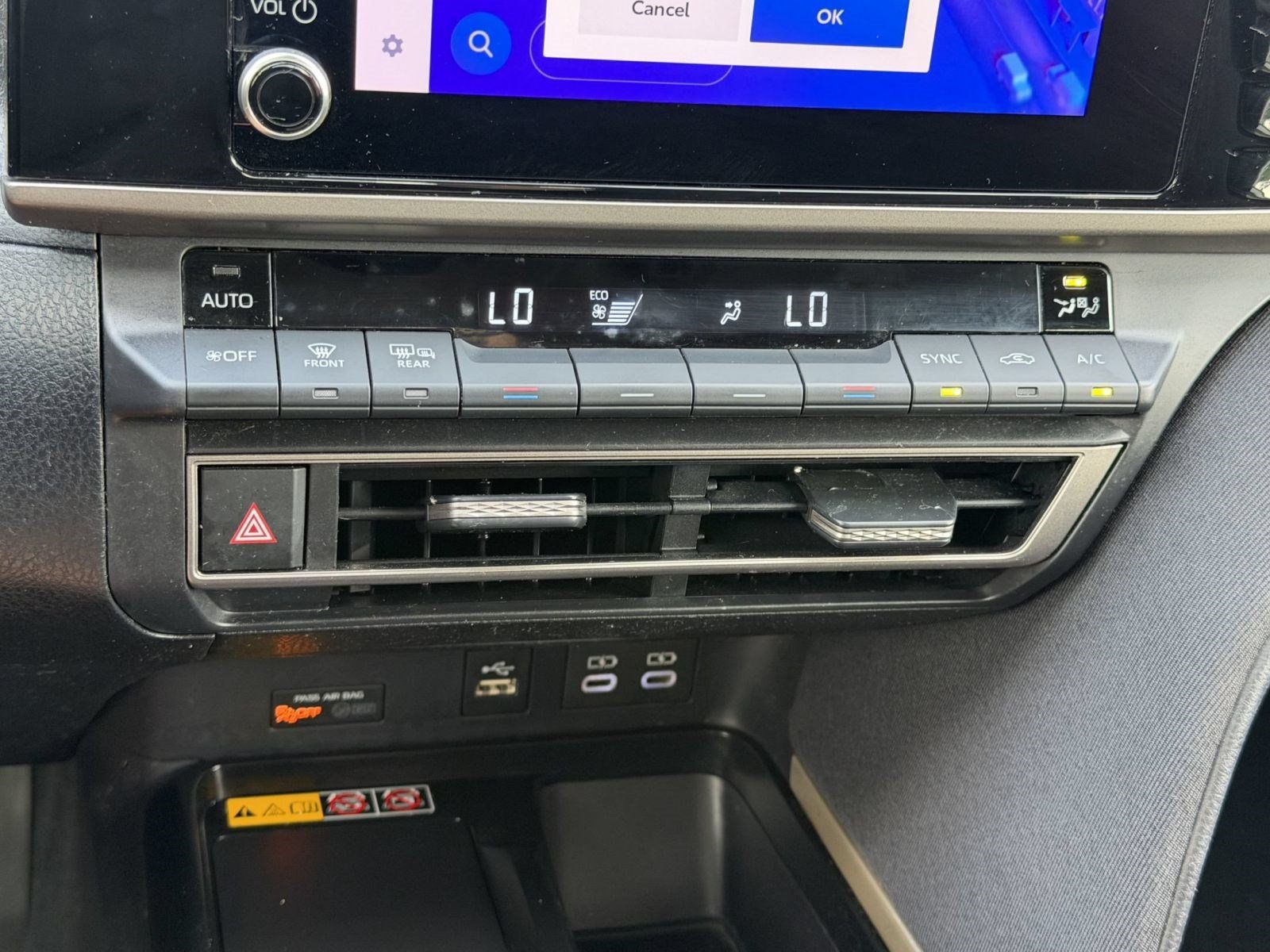 Used 2025 Toyota Camry LE FWD image 21