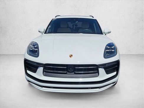 Used 2024 Porsche Macan AWD/4WD image 2
