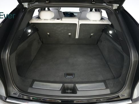 Used 2024 Cadillac Lyriq Luxury RWD image 8