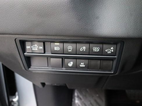 Used 2023 Toyota Tundra Limited image 31