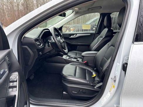 Used 2025 Ford Escape Platinum image 32