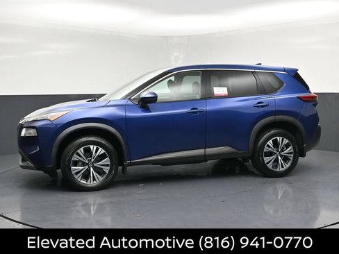 Used 2021 Nissan Rogue SV AWD/4WD image 2
