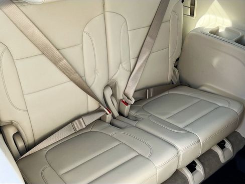 Used 2022 GMC Acadia Denali w/ Denali Ultimate Package AWD/4WD image 30