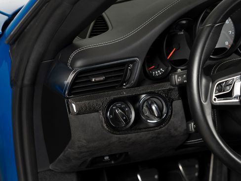 Used 2018 Porsche 911 Targa 4 GTS image 18