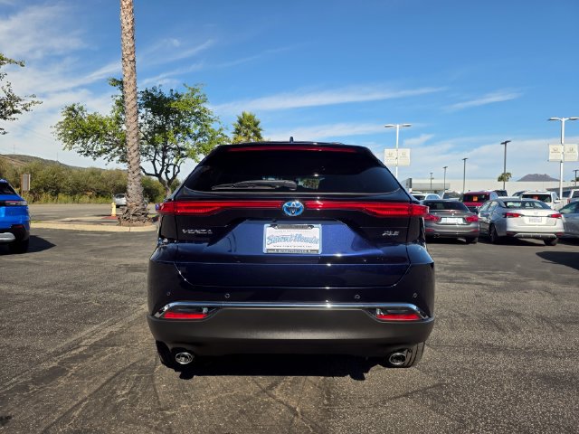 Used 2024 Toyota Venza XLE AWD/4WD image 17