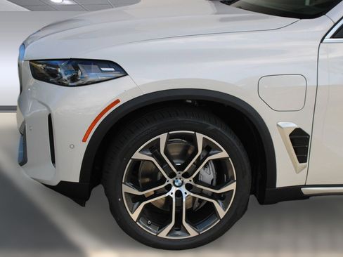Used 2026 BMW X5 xDrive50e AWD/4WD image 12