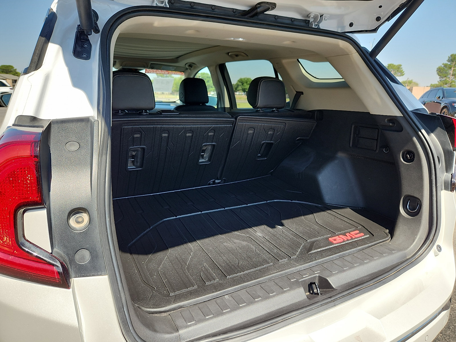 Used 2022 GMC Terrain Denali AWD/4WD image 9