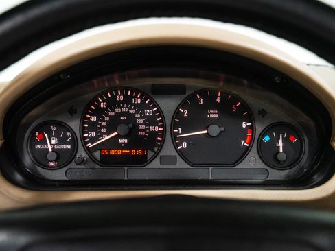 Used 1999 BMW Z3 2.5i RWD image 15