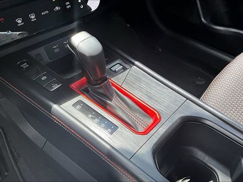 Certified 2025 Nissan Kicks SR AWD/4WD image 17