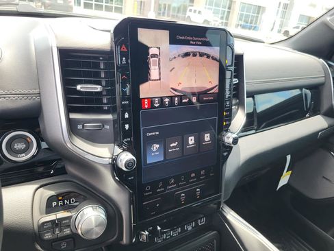 New 2026 RAM 1500 Laramie AWD/4WD image 19