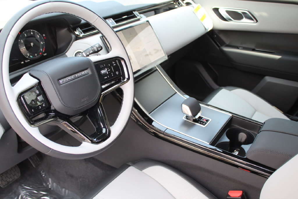 New 2026 Land Rover Range Rover Velar S AWD/4WD image 32