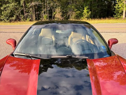 Used 2006 Chevrolet Corvette Coupe w/ Preferred Equipment Group RWD image 9